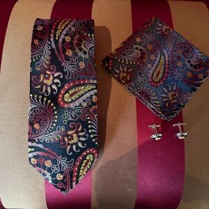 Silk neck tie, pocket square, cuff links